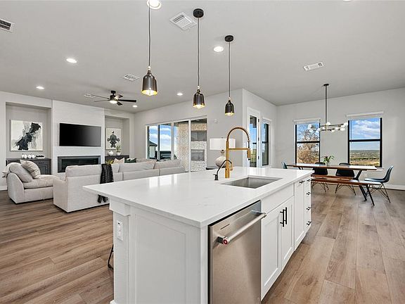 5th image of 204 Roseleaf Ct