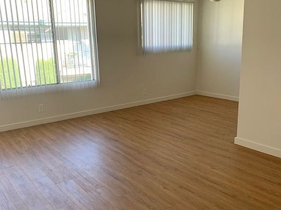 2nd image of 3747 Clarington Ave #36