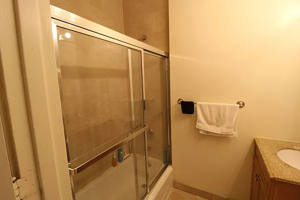 Rented by Mossanen Group | media 18