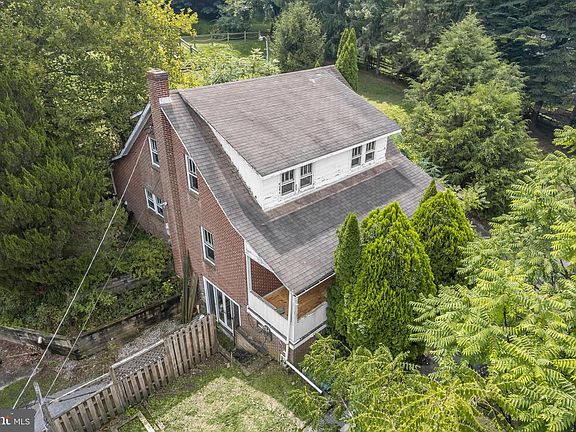 5th image of 679 Old Rd