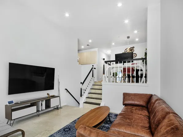 395 Kingston Court image 1 of 23