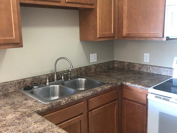 2nd image of 411 W Pierce St #1