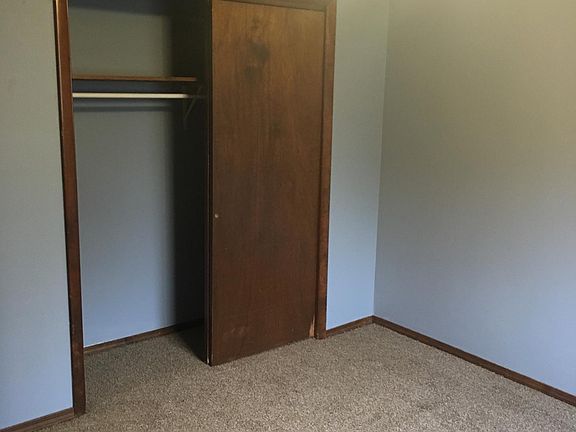 5th image of 610 Boxwood Dr APT 14