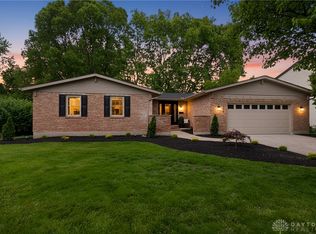 199 Finsbury Ln, Troy, OH 45373