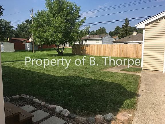 5th image of 2655 Dearborn Ave