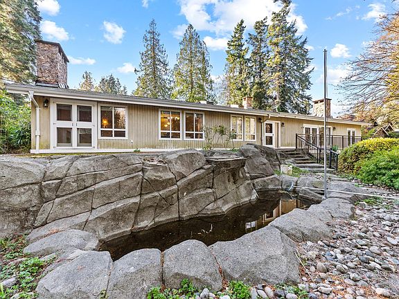 3rd image of 13284 Crescent Rd