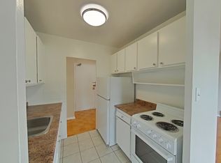 42 Gulliver Rd #303, Toronto, ON M6M2N1