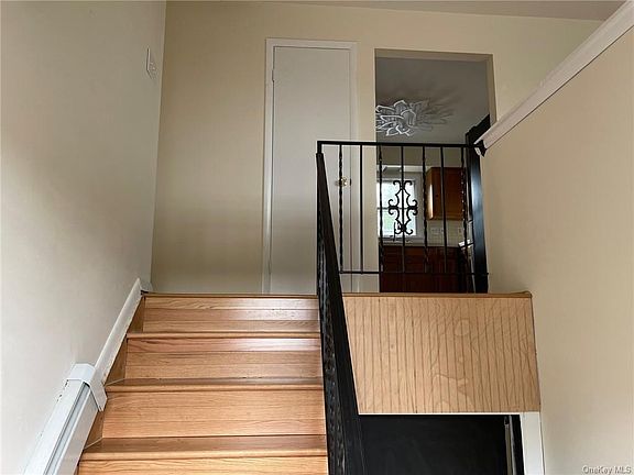 5th image of 935 Homestead Ave