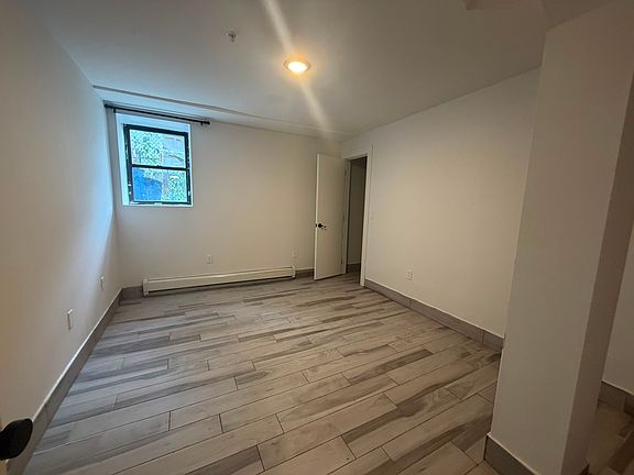 5th image of 70 Lexington Ave #21E