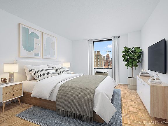4th image of 1619 3rd Ave APT 18K