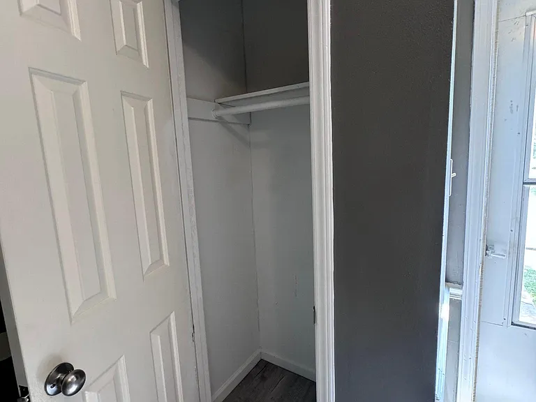 1131 Glendale Dr — Photo 12