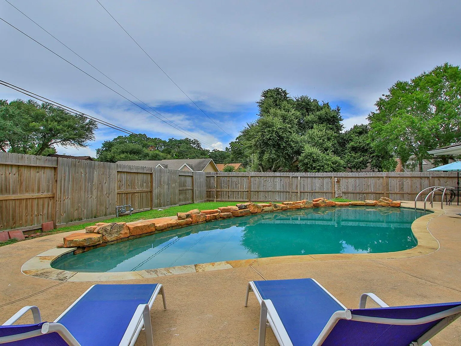 3 bed, 2.0 bath, 2235 sqft, $3,200 — Photo 4