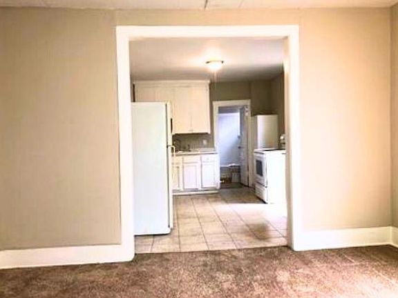 3rd image of 1018 S Main St