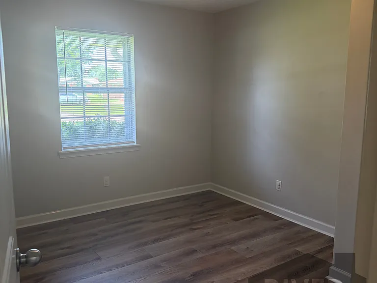 1607 Harding Ave — Photo 13