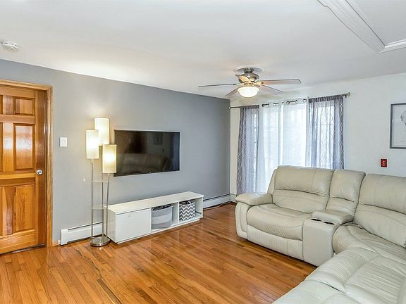 4th image of 29 Ellsworth Ave