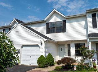 31 Mainsail Sq, Freehold, NJ 07728