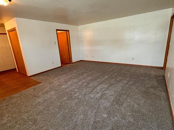 3rd image of 122 Maine St #11202989