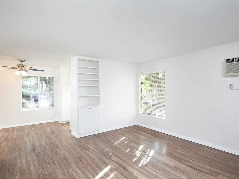 4444 Parks Ave #1 — Photo 2