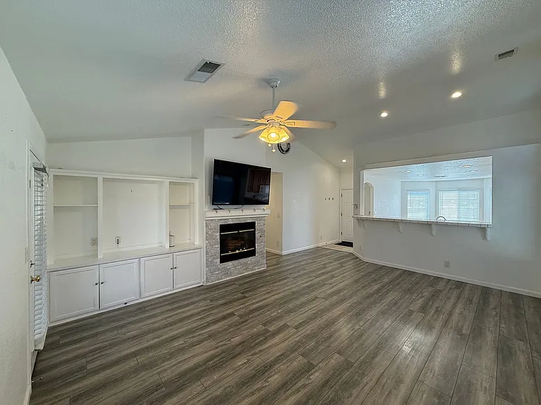 1501 Shiprock Ct — Photo 6