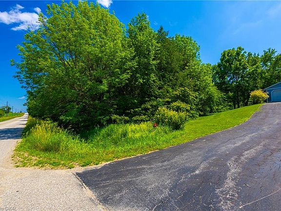 4th image of 8232 Concession Rd #12
