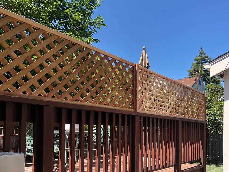 Privacy screen for courtyard