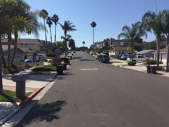 Exterior Neighborhood (street photo)