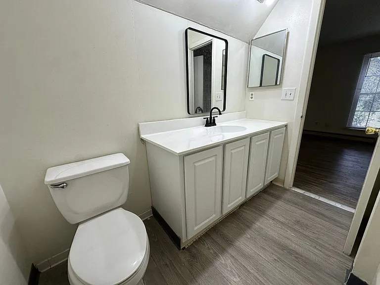 University Park Apartments near Cornell University — Photo 174