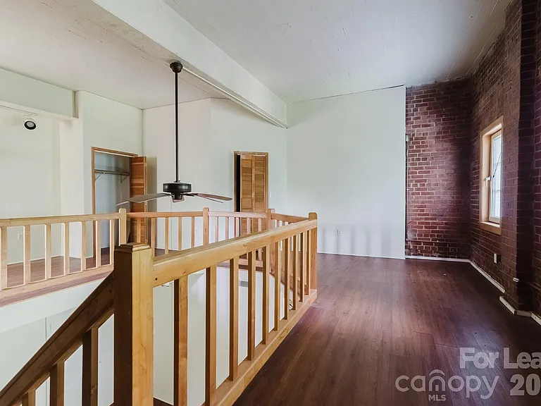 203 W Liberty St #2E — Photo 9
