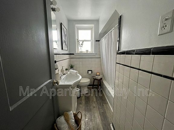 4th image of 1454 Barton St E Suite 4
