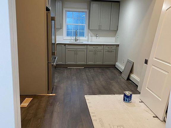 2nd image of 511 East Dr