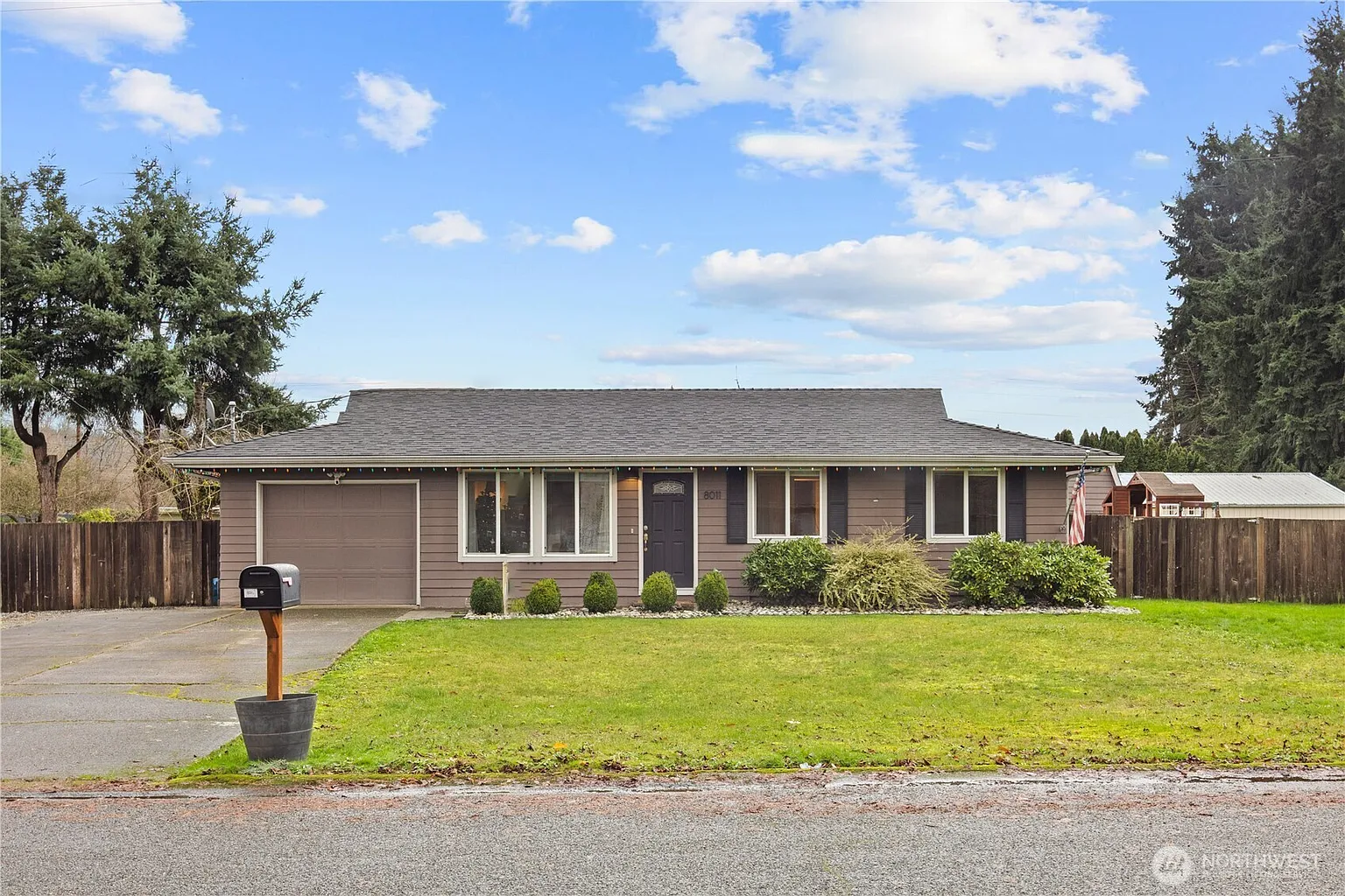 8011 148th Avenue Ct E photo 1