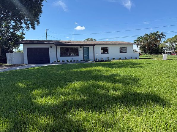 3621 Searobin Dr SE