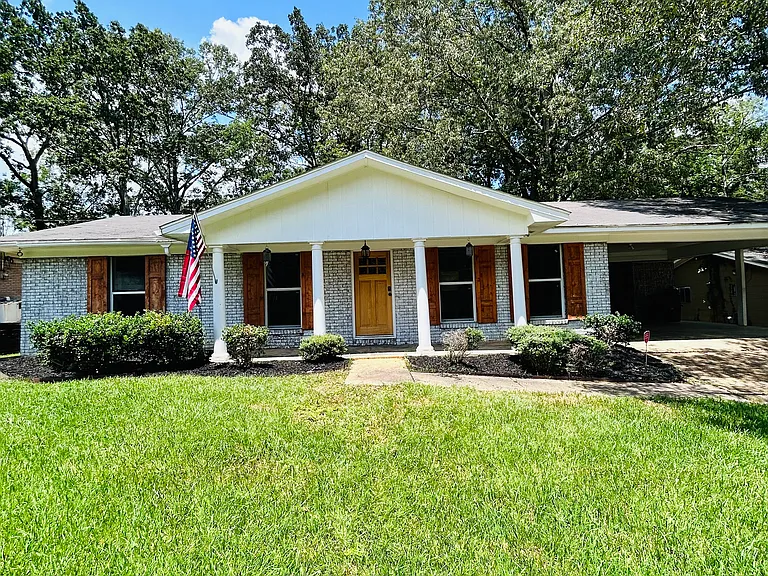 1764 Southhaven Cir — Photo 1