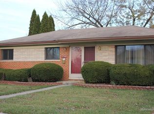 31560 Louise Dr, Warren, MI 48088