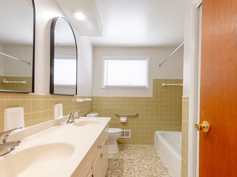 1 Larkspur Ln — Photo 12