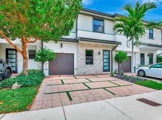 16011 NW 91st Ct, Miami Lakes, FL 33018