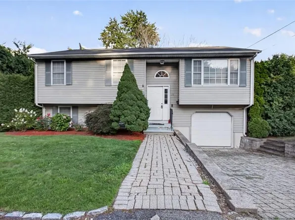 21 Milano St, Providence, RI 02904
