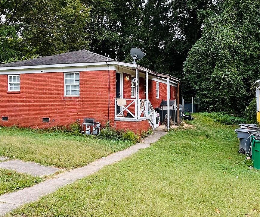 2nd image of 929 McArthur Ave