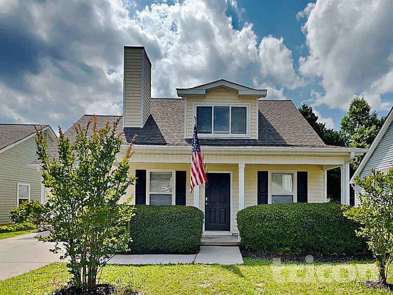 605 Tramore Ct — Photo 2