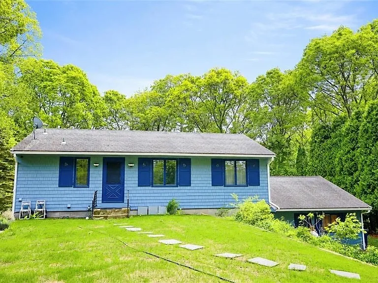 13 Valley Dr — Photo 2
