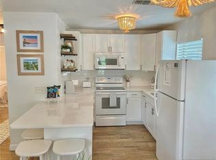 211 SE Cortez Ave, Stuart, FL 34994