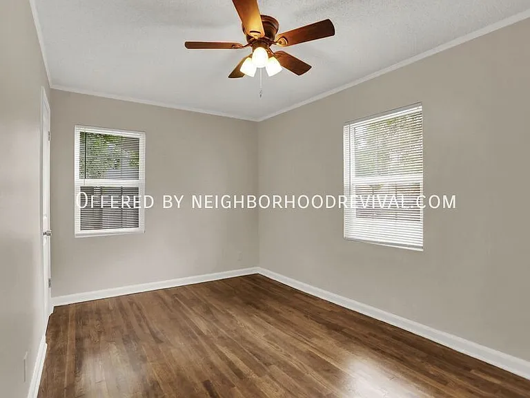 948 E Kelley Cir — Photo 6