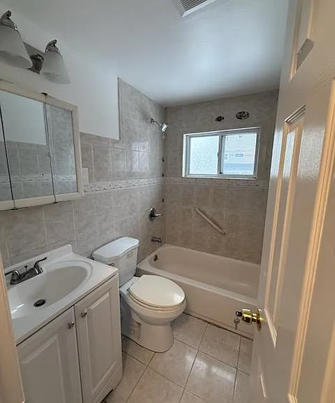 161 Glen Cove Ave #2 — Photo 8
