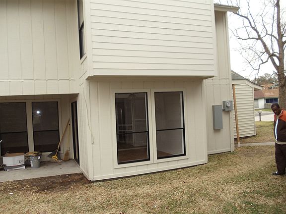 4th image of 25 Honeysuckle Ln
