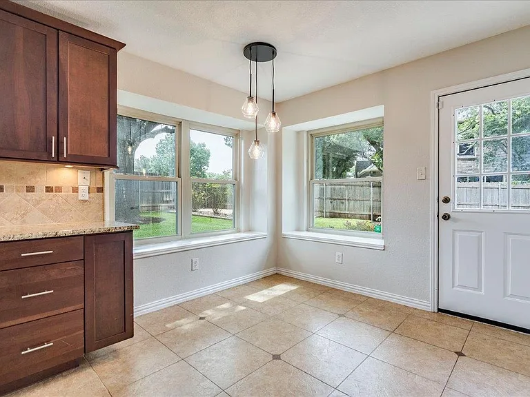 16517 Spotted Eagle Dr — Photo 5