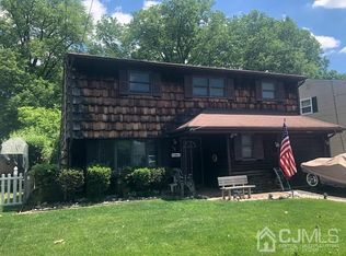 16 N Lincoln Ave, Colonia, NJ 07067