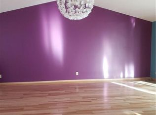 12145 Burlington Glen Dr, Chardon, OH 44024