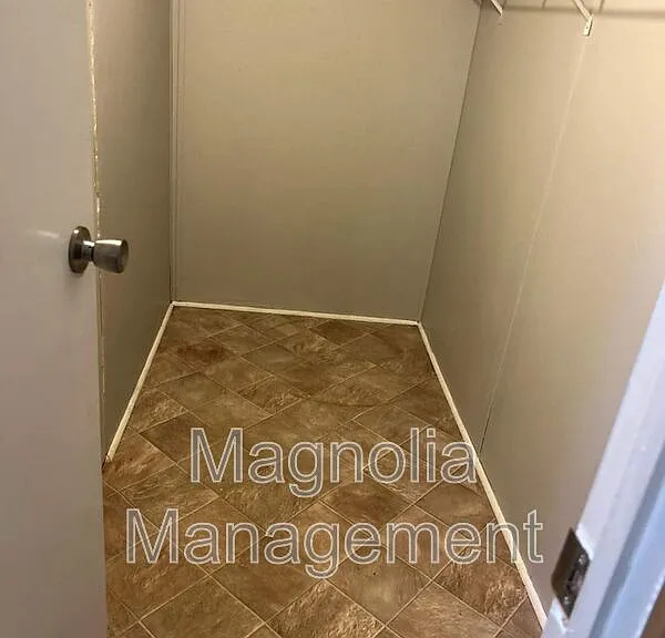 137 Cardinal Ln — Photo 12