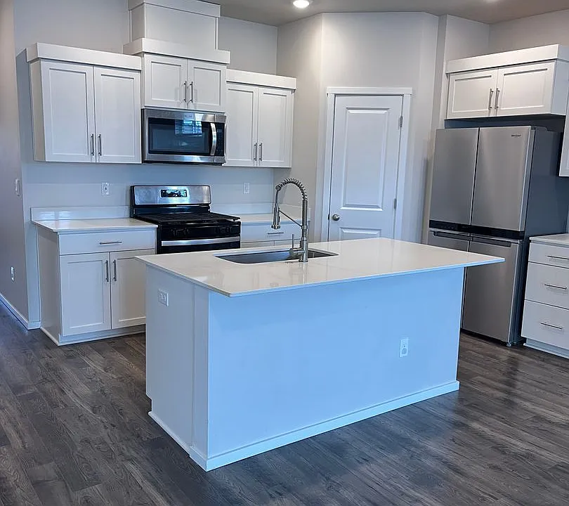 645 NE Union Loop