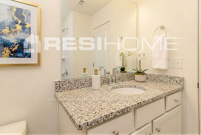 292 Emerald Dr — Photo 13